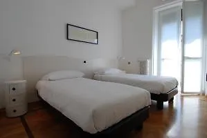 Conca Del Naviglio 2915 Milan Hld 37309 Hotel Italy