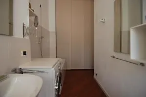 Conca Del Naviglio 2915 Milan Hld 37309 Hotel