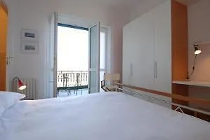 Conca Del Naviglio 2915 Milan Hld 37309 Hotel 3*,